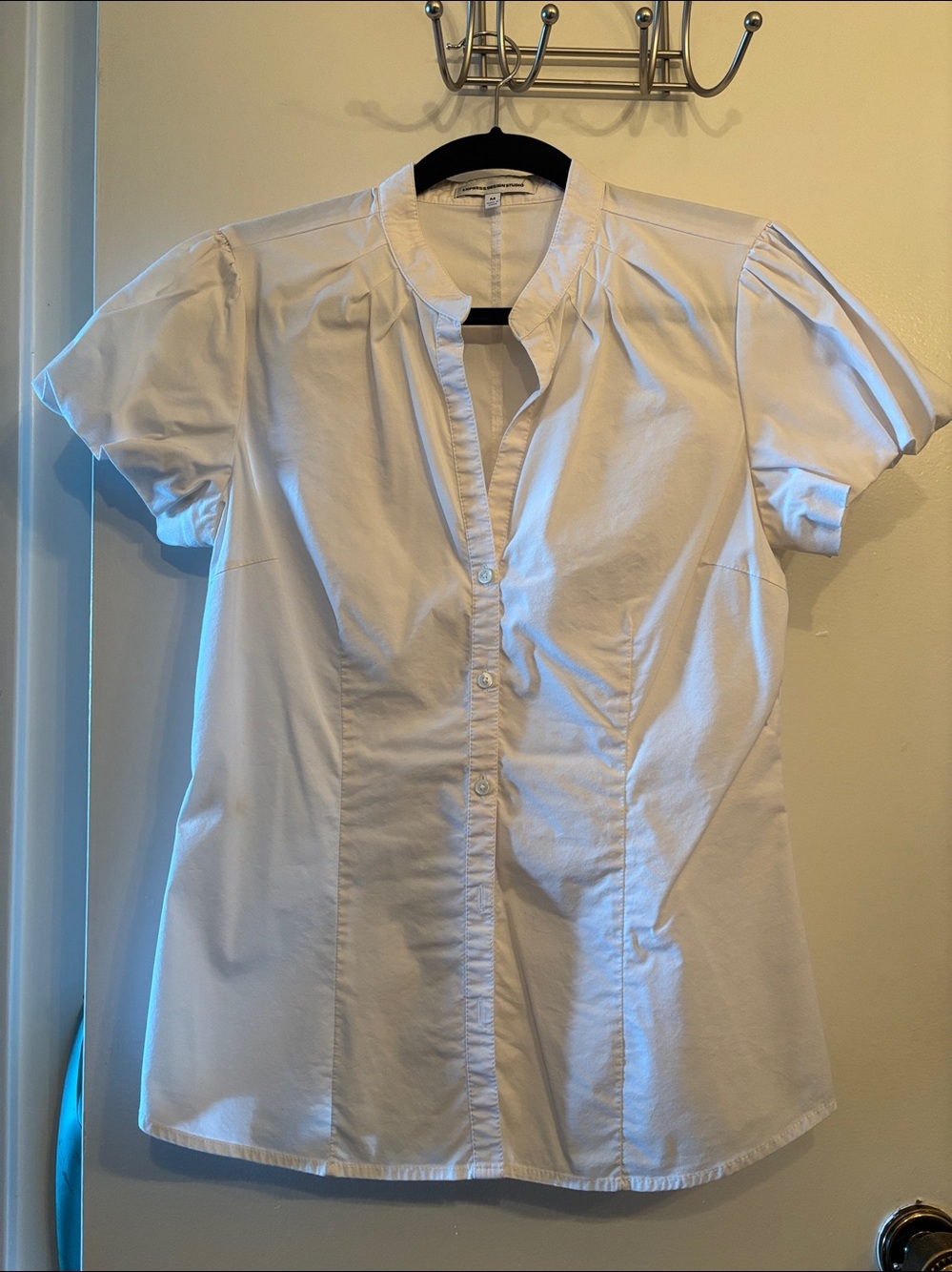 Express White Short-Sleeve Button-Front Blouse with Mandarin Collar